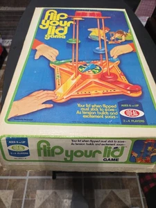 Ideal Flip Your Lid Spiel 1976 komplette Anleitung Hüte Magnete Spaß - Bild 1 von 6
