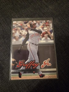 2006 Fleer Ultra #139 Ken Griffey Jr. Cincinnati Reds HOF  - Picture 1 of 2