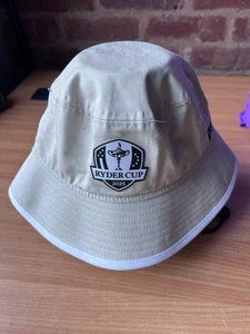 New Era Bucket Hat RYDER CUP 2025 Emblem Beige Unisex Small - Picture 1 of 6