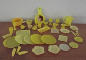 Barbie Küche Geschirr gelb Konvolut Utensilien Töpfe Pfannen Tassen Teller Posten - Bild 1 von 9