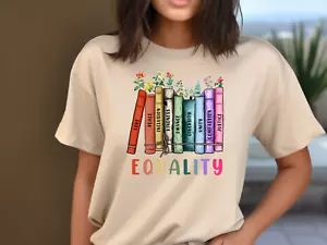 Gleichberechtigung Shirt, Buch Blumen Shirt, Soziale Gerechtigkeit T-Shirt, Gleichheit Frieden Lo - Bild 1 von 25
