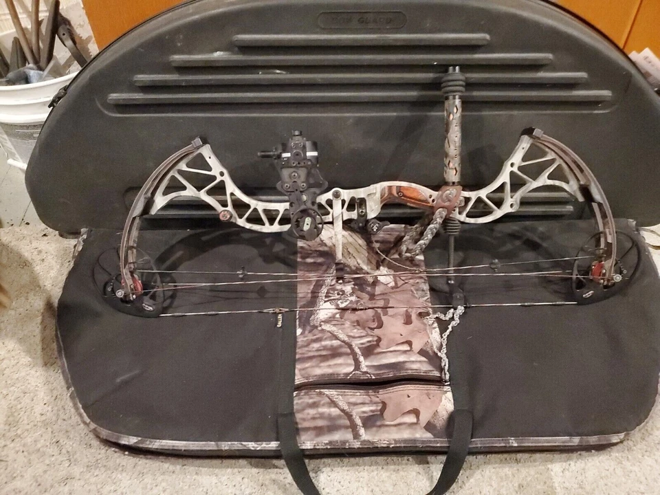 🎯🔥Bowtech Invasion CPX RH Ready to Hunt Package 60# 26-30" 343fps!🔥🎯 - Image 1 of 4