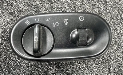2003-2006 Ford Excursion Expedition Headlight / Fog Switch OEM - Image 1 of 3