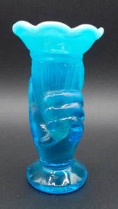 Vtg Fenton Glass Blue Opalescent Miniature Hand Vase - Foto 1 di 6