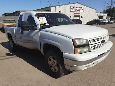 Pinza delantera derecha Chevy Silverado 1500 1999-2007 (vacío) Foto 1 de 4