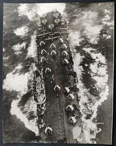 WW2 OFFICIAL PHOTO of CORSAIR & BARRACUDA AIRCRAFT on a BRITISH AIRCRAFT CARRIER - Picture 1 of 5