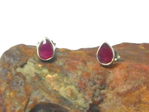 RUBY Sterling Silver 925 Gemstone Earrings / STUDS - 5 x 7 mm - Gift Boxed - Imagen 1 de 5