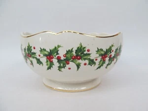 Lenox Holiday Holly Berry Footed Serving Fluted Bowl or Candy Dish - Picture 1 of 4