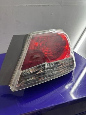 Conjunto de luces traseras para pasajeros Honda Accord 2008-2012 sedán Foto 1 de 4