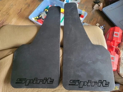 Пара — винтажные брызговики Dodge Spirit - Изображение 1 из 4