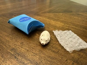 Collar Colgante Harmony Kingdom Adam Binder Cerdo Cerdo Cerdo Palma Dije - Imagen 1 de 3