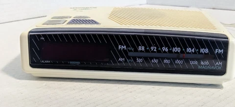 Vintage Magnavox Clock Radio AJ-3180 The Nightline Vintage White- Tested! Cover