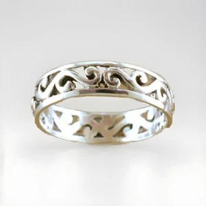 Women’s Size 9 Sterling Silver Hollow Design Band Ring NEW - Picture 1 of 1