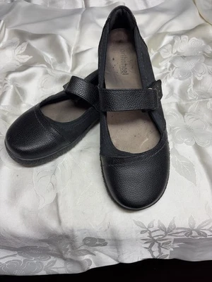 Women’s Vionic Sara Black Leather Mary Jane’s, Size8 - Image 1 of 2