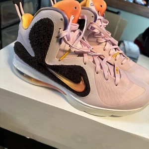 Nike Lebron 9 Regal Pink Size 10.5 NIB Perfect. Fuzzy - Picture 1 of 8