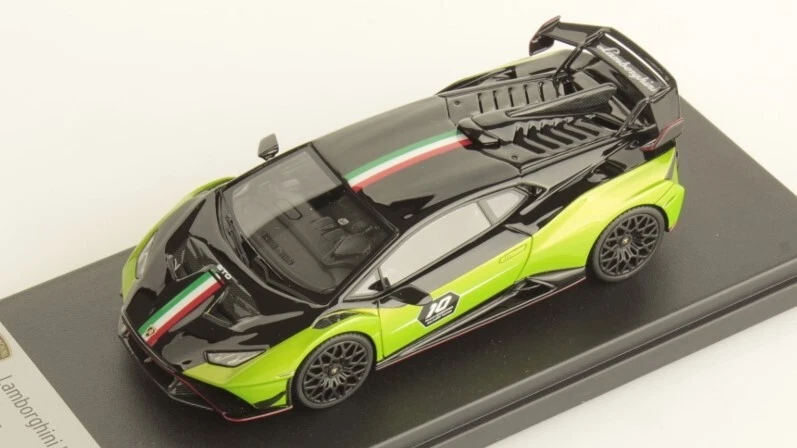 Looksmart LAMBORGHINI HURACAN STO SC 10th ANNIVERSARY GREEN/BLACK 1:43 - Immagine 1 di 1