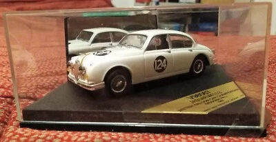 VITESSE 1:43 JAGUAR MKII GRAHAM HILL BRITISH SALOON CAR CHAMP. 1963 CON TECA - Immagine 1 di 3