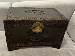 Vintage Antique Chinese Wood Trunk / Box w/ Carved Figured & Flowers Decoration - Picture 1 of 12