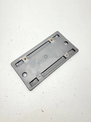 AUDI A8 S8 QUATTRO 2013-2014 - Soporte de montaje de matrícula trasero OEM 4H0827113G Foto 1 de 3