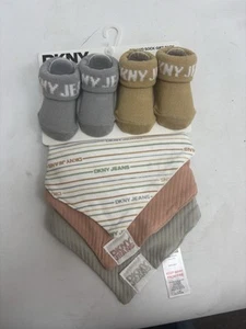 DKNY Jeans Bib and Sock Gift Pack One Size - Picture 1 of 4