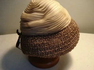Vintage Very Nice Beige Honey Cone Bee Hive Looking Hat - Picture 1 of 4