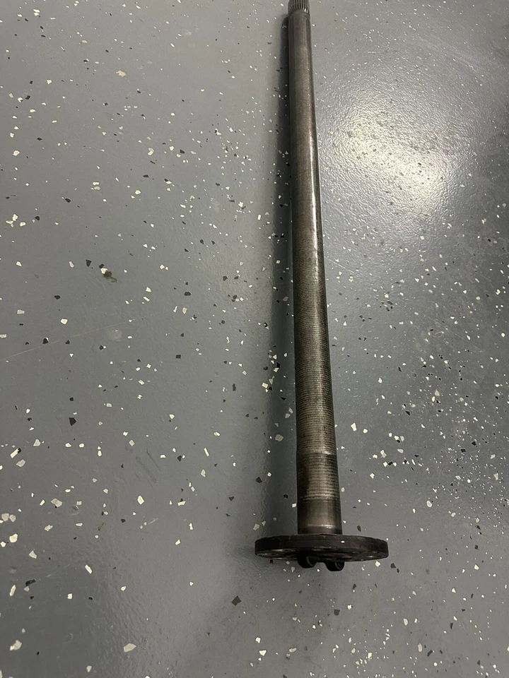 2020 21 22 23 24 Gmc Sierra Silverado 2500 3500  HD Rear Axle Shaft 84757405 OEM - Image 1 of 4