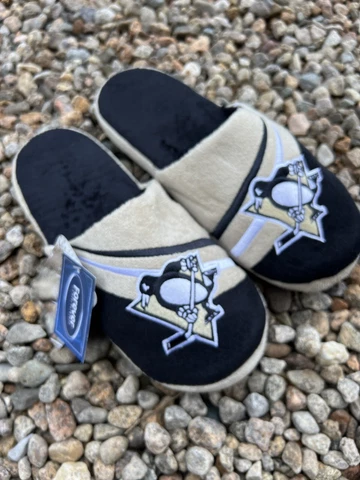 Pittsburgh Penguins NHL Plush 2013 Stripe slippers mens size Medium foco Cover