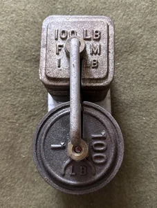 Antiguo juego de pesas de balanza de hierro fundido vintage con soporte - Imagen 1 de 10