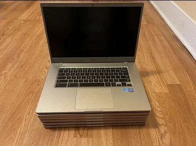 Chromebook Samsung 15,6 pulgadas Foto 1 de 4