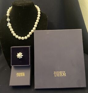 Elizabeth Taylor Sztuczna perła Morza Południowego Naszyjnik i pierścionek Srebrny odcień Metal + pudełka
