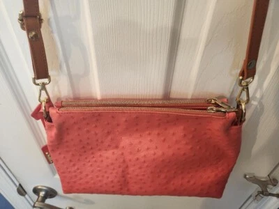 Bolso Bandolera Valentina Doble Superior Cremallera Cuero Coral Avestruz Foto 1 de 4