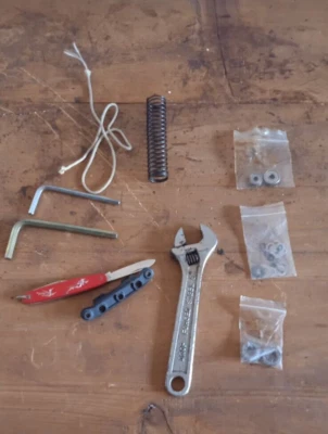 hummer MOTORE A SCOPPIO SCALA 1:8 hobby and work RICAMBI molla ammortizzatore - Immagine 1 di 4