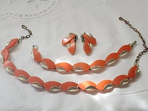 vintage 50s tangerine 16" lucite thermoset demi parure gold tone metal - Picture 1 of 15