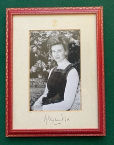 Antique Royal Presentation Photo Hand Signed by Princess Alexandra Ogilvy 1971 - Picture 1 of 11