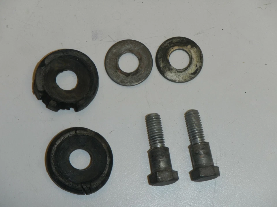 Luz trasera de freno carcasa pernos de montaje Yamaha RT2 RT1 RT3 360 1972 Foto 1 de 3