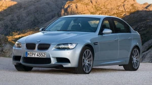BMW M3 E90 MANUALE OFFICINA OFFICINA OFFICINA PDF SERVIZIO DI RIPARAZIONE DVD... - Foto 1 di 1