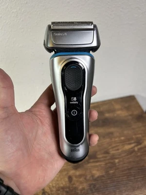 Afeitadora eléctrica Braun Wet & Dry serie 8 S8 5795 sin cargador Foto 1 de 4