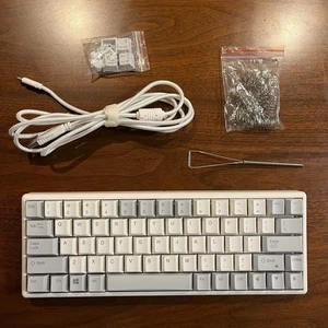 Klawiatura Niz Plum Atom66EC(S)Ble 35gf biała angielska tablica używana - Zdjęcie 1 z 13