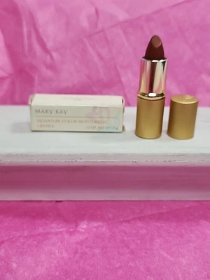 Lápiz labial hidratante color Mary Kay Signature cobre 2580 0,13 OZ alta costura  Foto 1 de 4