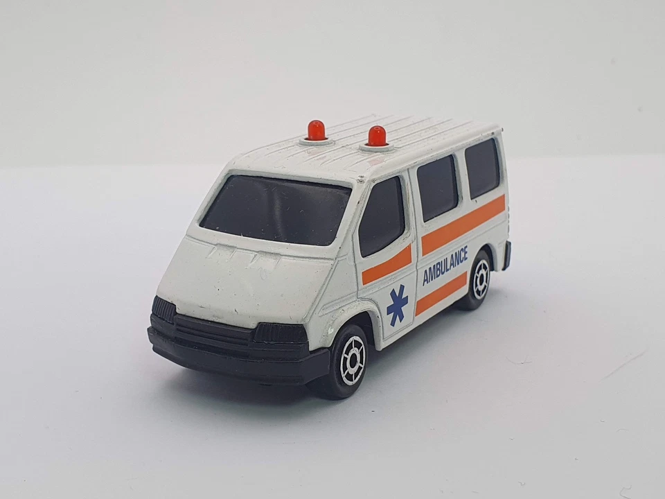 Ford Transit Ambulance Majorette 1/60 - Immagine 1 di 4