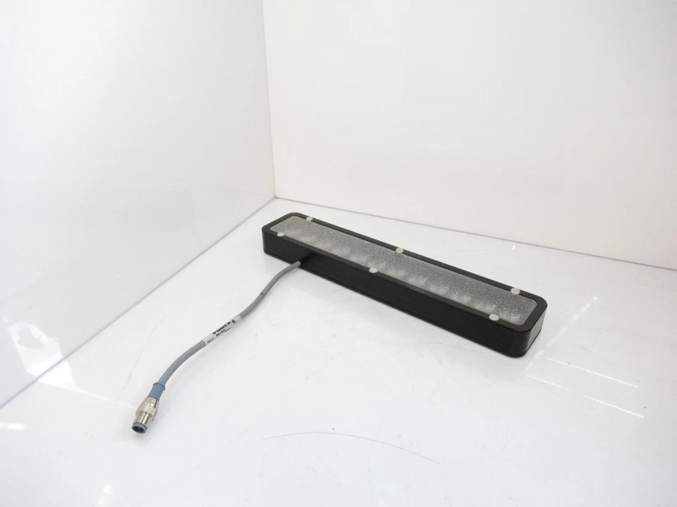 Spectrum Illumination MLL111.5-WHI White Led Linear Light - Image 1 of 4