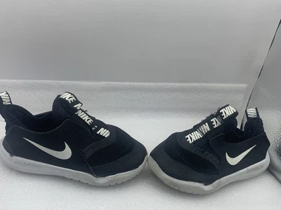 Tenis Nike Flex Runner para niños pequeños talla 8C blanco y negro sin cordones usados AE Foto 1 de 4