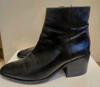 Ceremonia de Apertura Cuero Negro Logo Cremallera Tirar Chelsea Botines Talla 7/37 Ret. $325 Foto 1 de 4