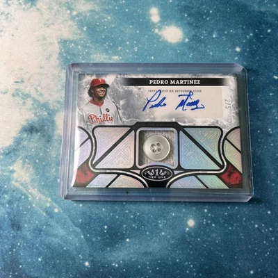 2025 Topps Tier One Pedro Martinez Button Relic Autograph /5 AT1R-PM - Image 1 of 2