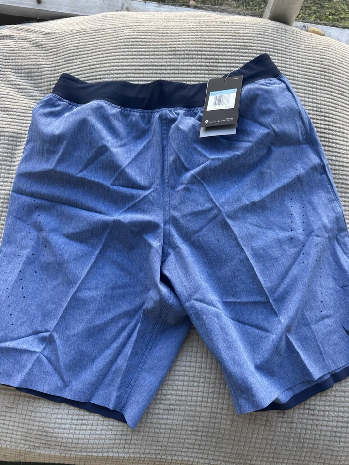 Pantalones cortos Nike Foto 1 de 4