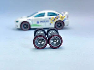 R535 Hotwheels 1/64 Real Riders # 5 radios gris 12 mm de largo, ruedas de goma - Imagen 1 de 6