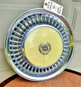 RARE 1977 Cadillac Fleetwood Deville YELLOW Wheel Cover Hubcap *EXCELLENT COND* - Picture 1 of 10