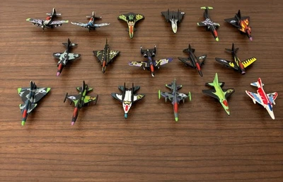 批量:17 件 复古火柴盒戒指突袭者战斗机飞机(无戒指) — 第 1/4 张图片