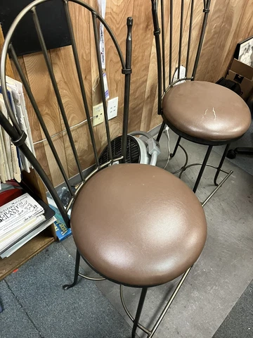 CHARLESTON FORGE BAR STOOLS Cover