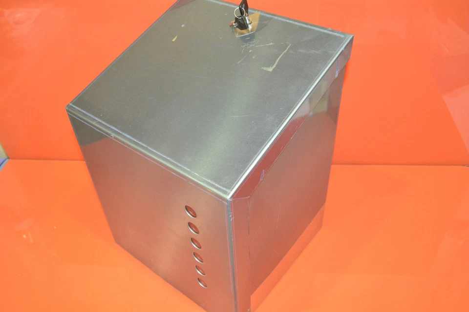 Quadro elettrico in acciaio inox 25 x 28 x 37 cm - Immagine 1 di 4